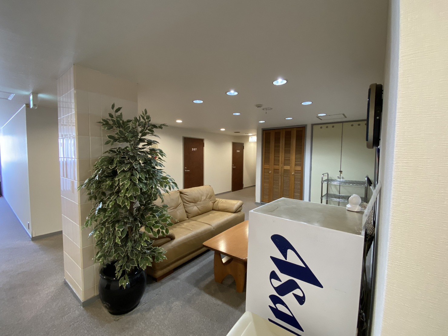 河口湖站前民宿-Kawaguchiko Station Inn二樓大廳
