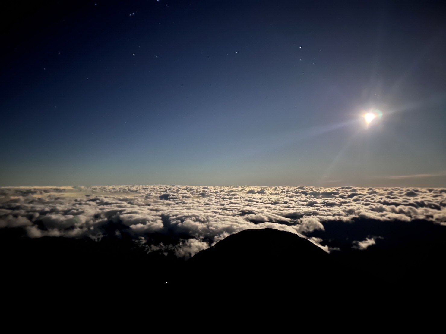 玉山，月亮與雲海