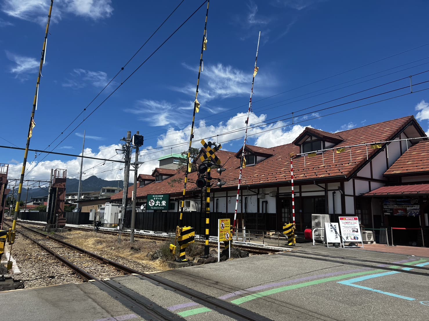 日本|「富士回遊」訂票、取票教學與搭乘|東京新宿直達河口湖、河口湖交通 - 第30張圖 河口湖駅