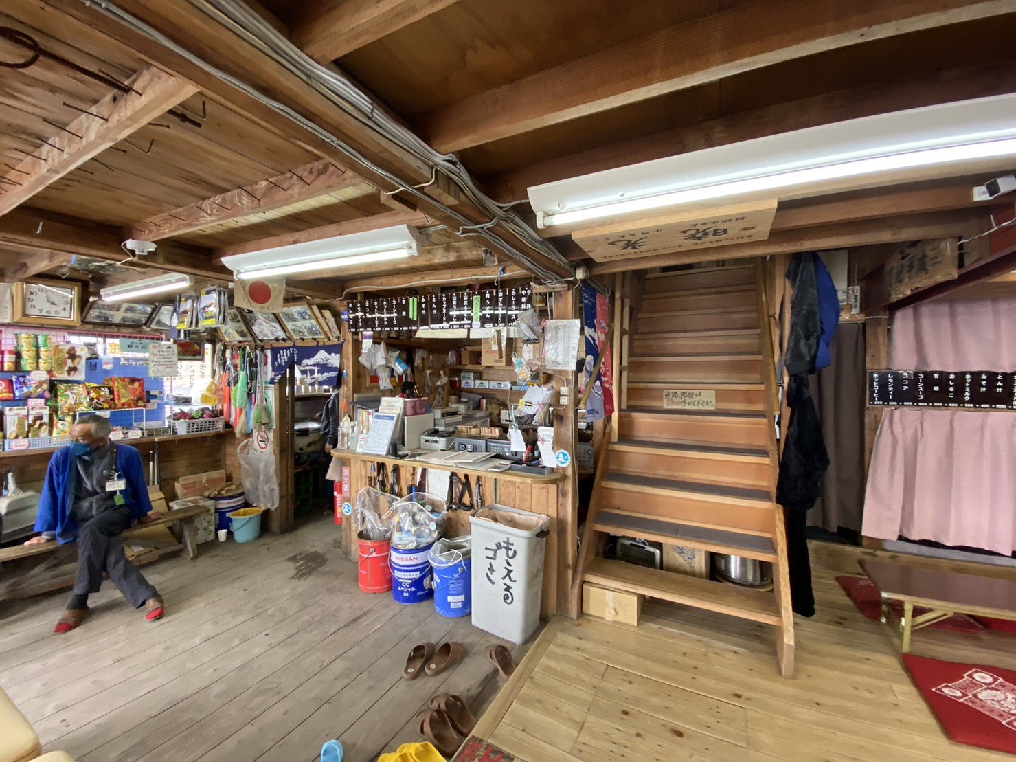 富士山山屋-本八合目トモエ館Tomoekan販賣部