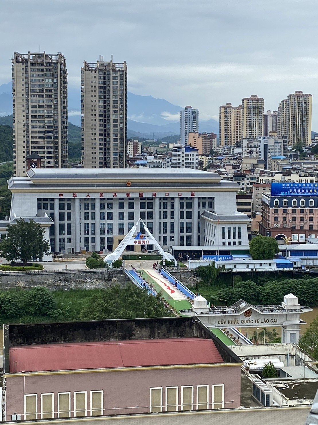 中越邊界，中國河口、越南老街