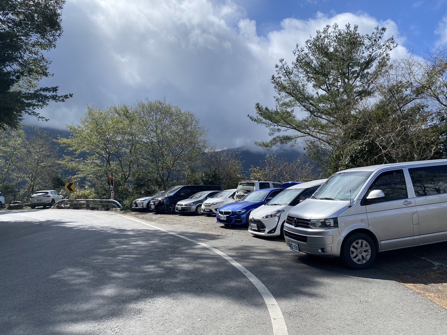 塔關山登山口停車處