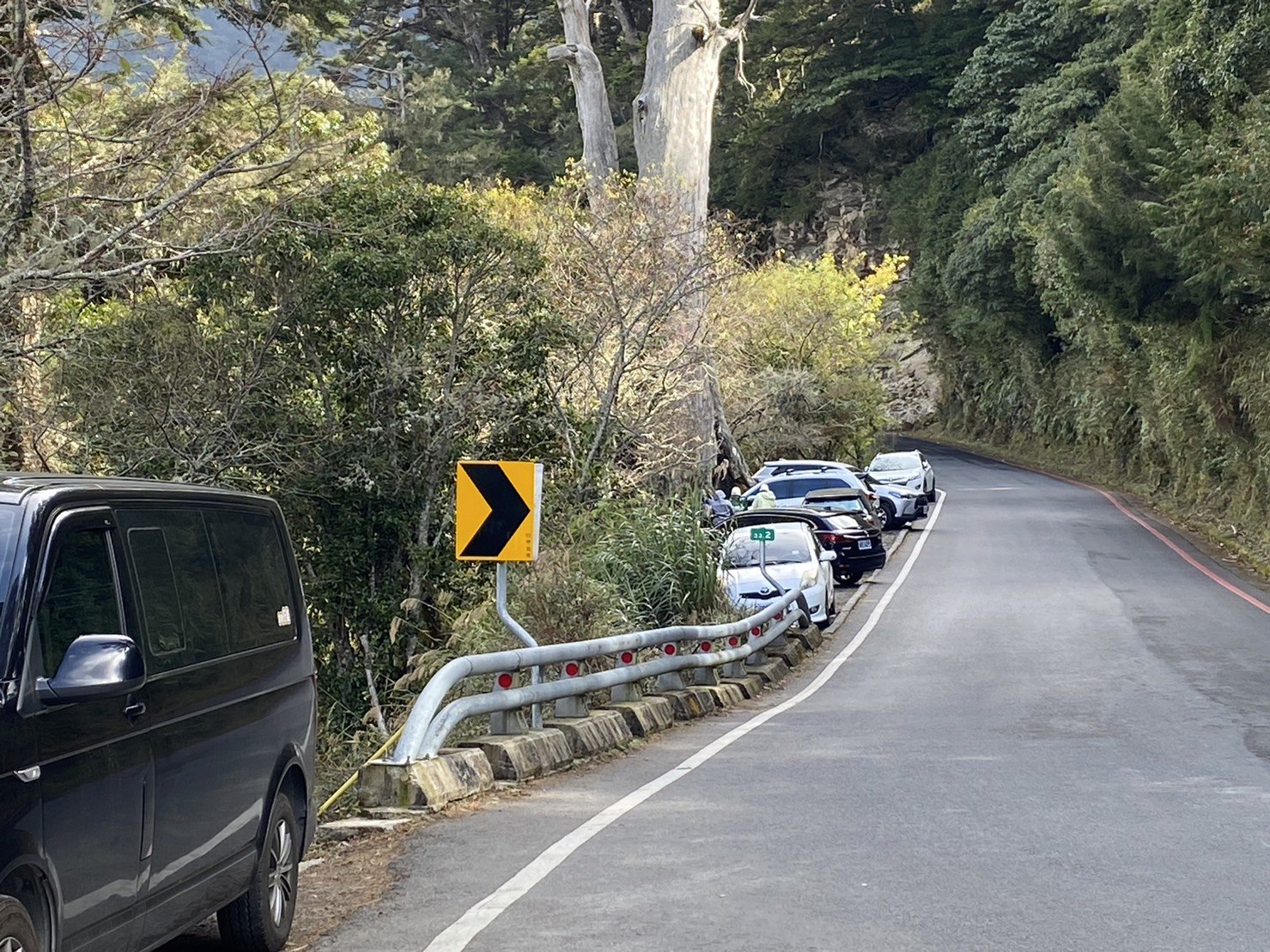 塔關山登山口停車處