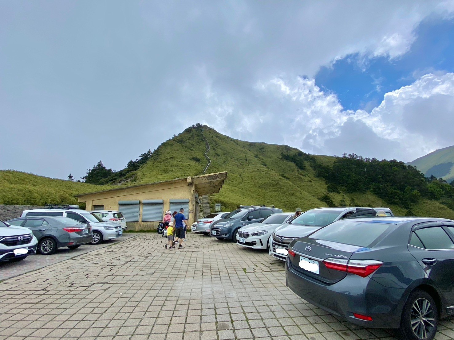 石門山登山步道停車場
