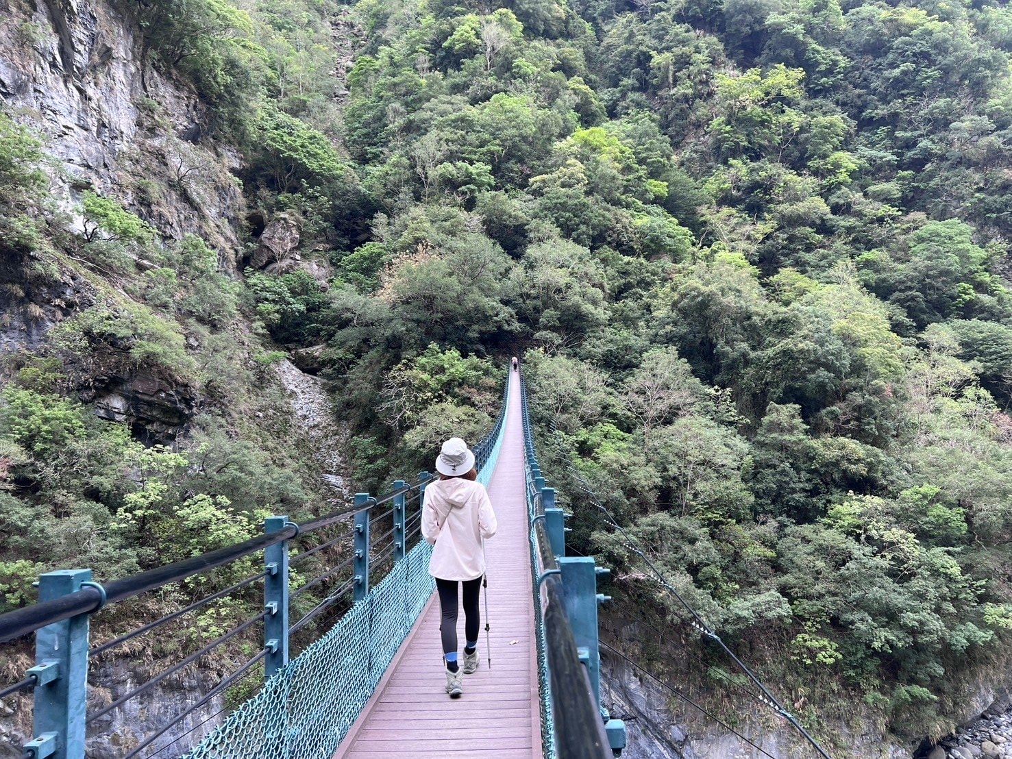 花蓮健行|錐麓古道健行路程紀錄|探索太魯閣的絕美風景-錐麓斷崖,0403大地震前最後的紀錄! - 第11張圖 錐麓古道路程紀錄、錐麓吊橋