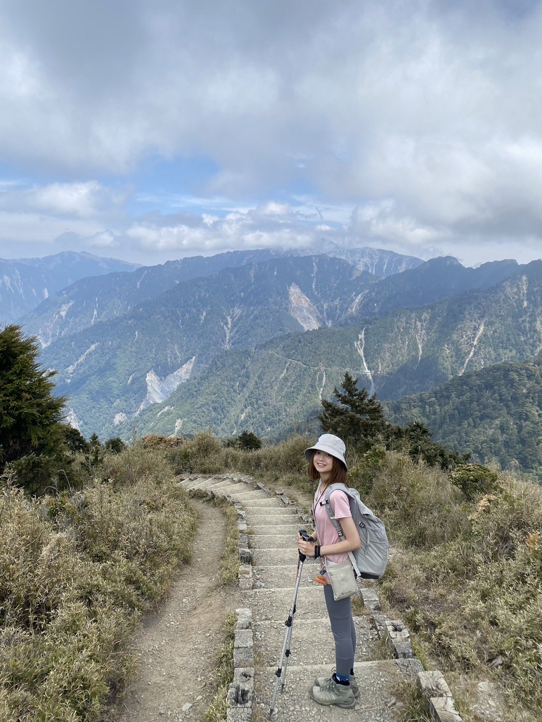 庫哈諾辛山登山路程紀錄-階梯與壯闊美景