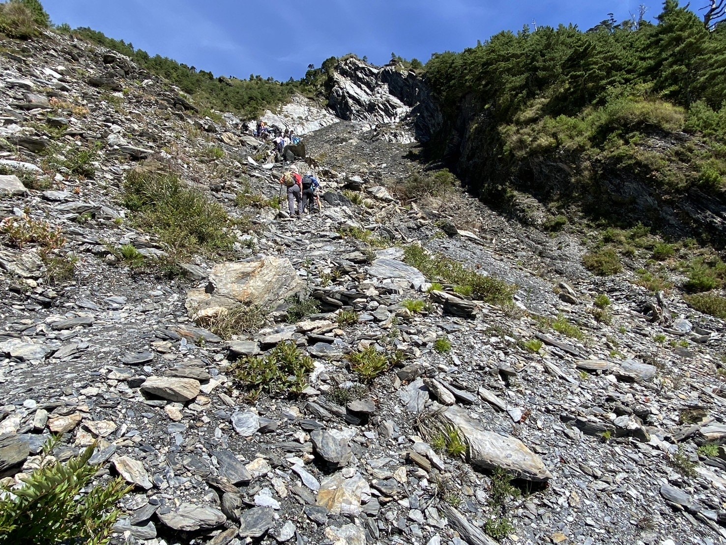 關山嶺山登山路程紀錄-碎石路段