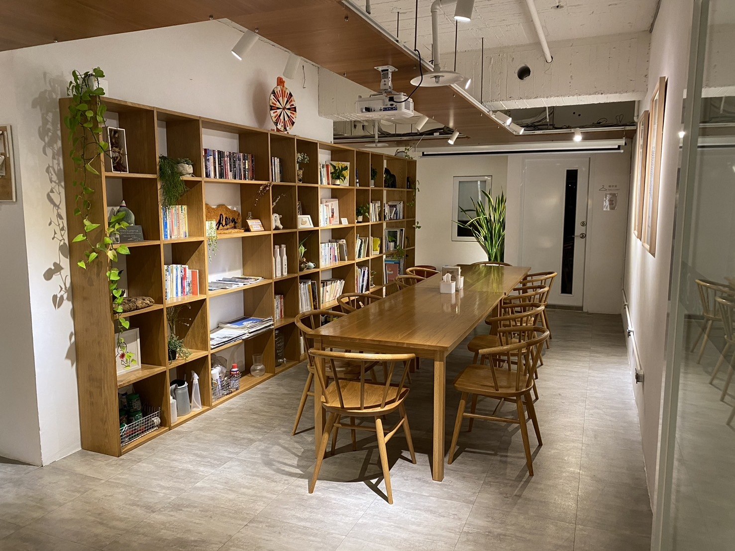 路得行旅（台中站前館）-交誼廳