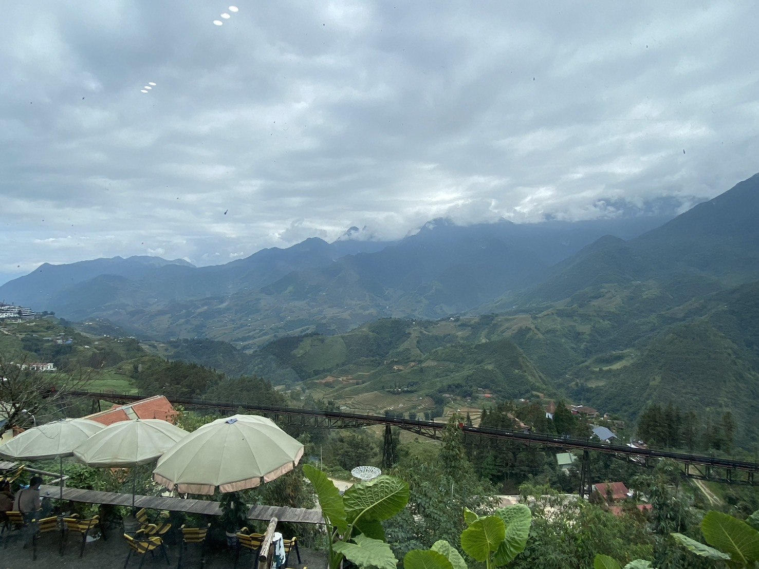 沙壩登山小火車景觀飯店、Viettrekking Sapa、沙壩住宿｜窗外景色