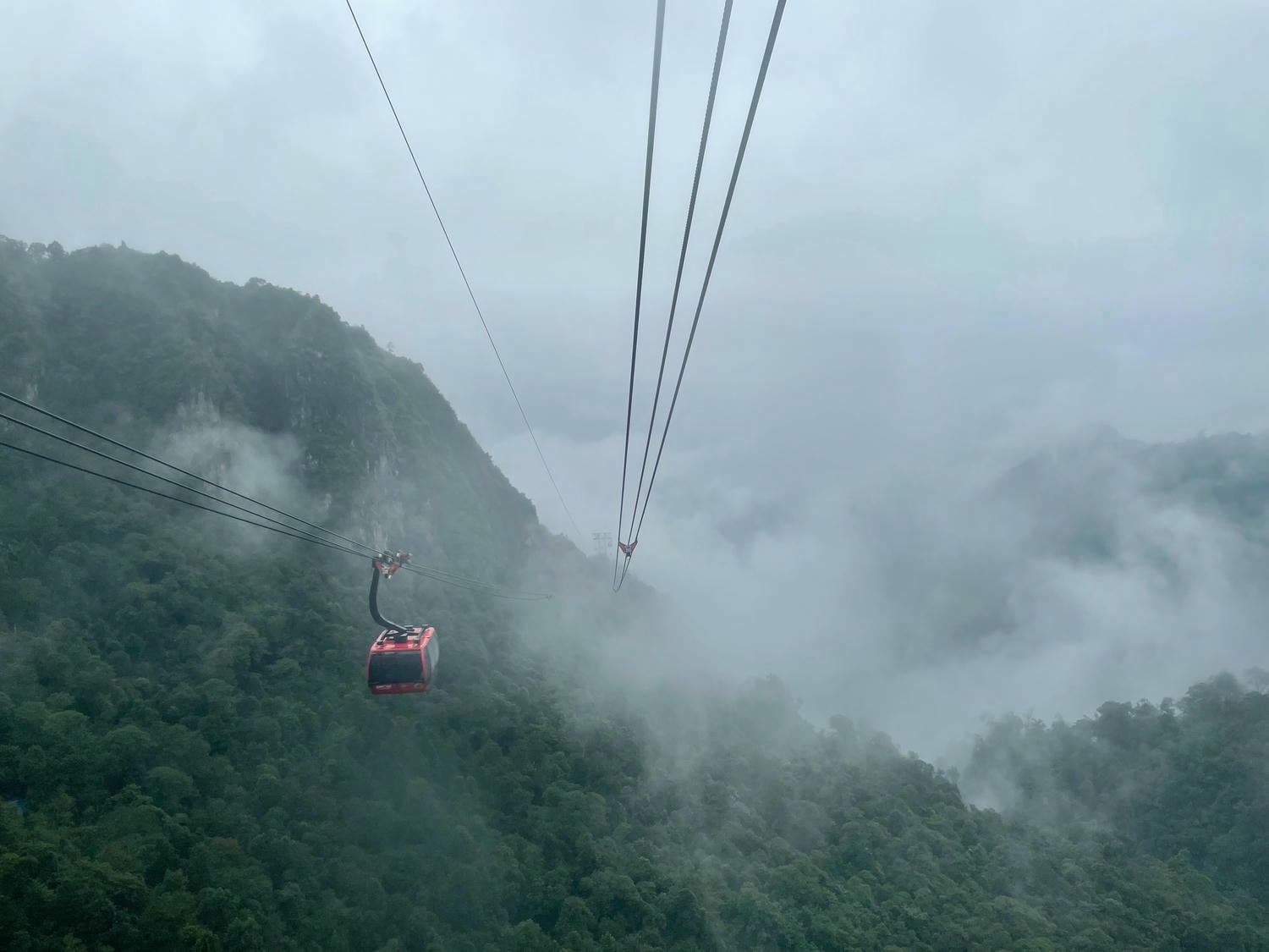越南第一高峰-番西邦峰纜車