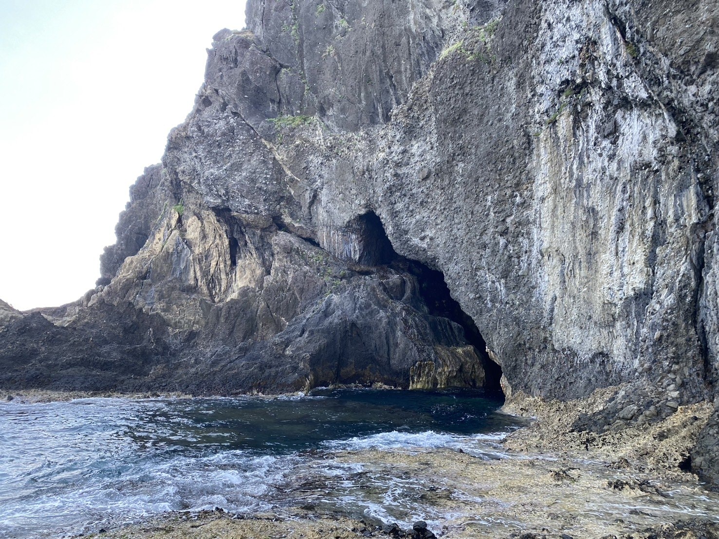 綠島景點：藍洞