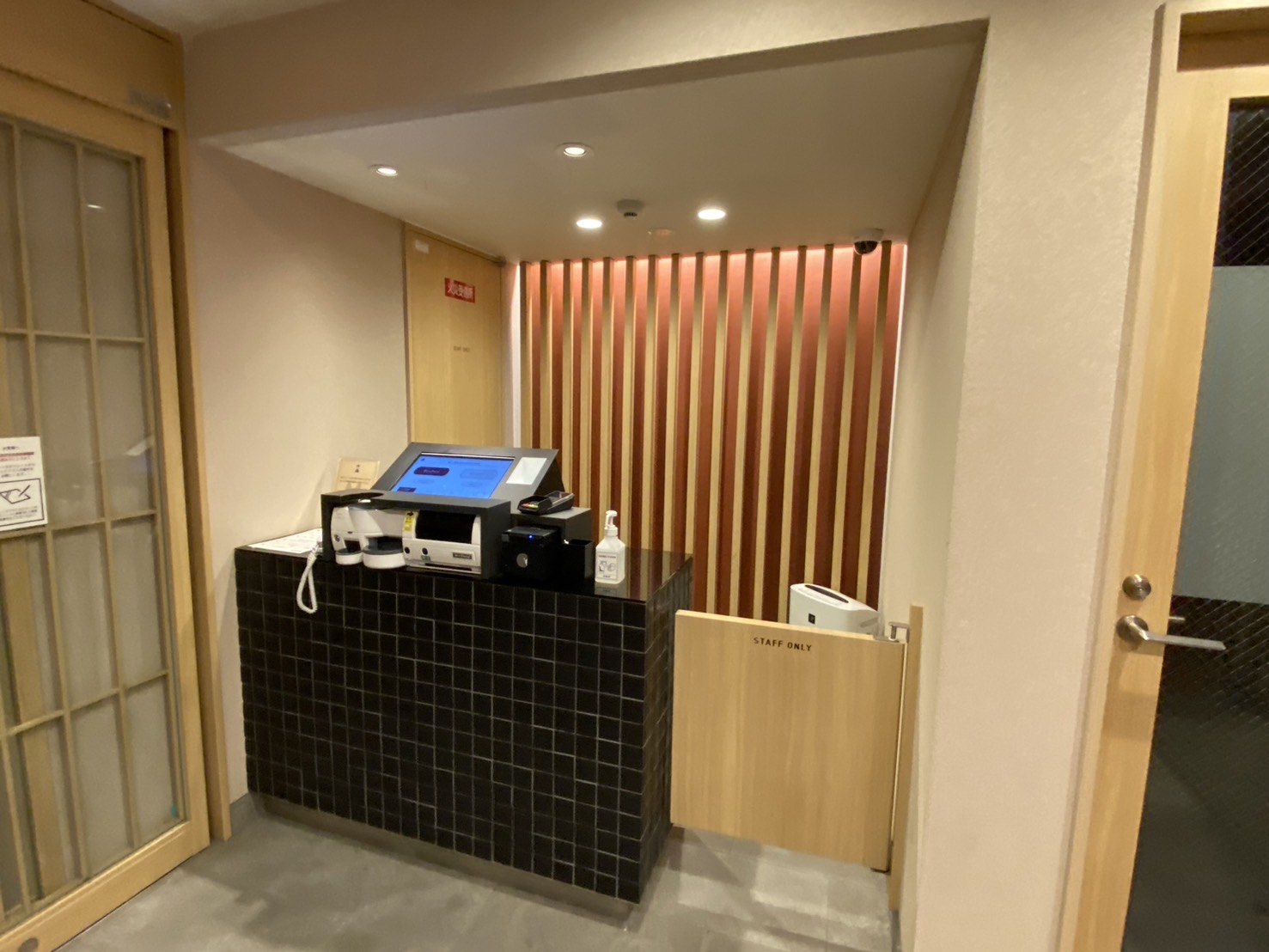京都住宿-M's Inn 東山賓館櫃檯