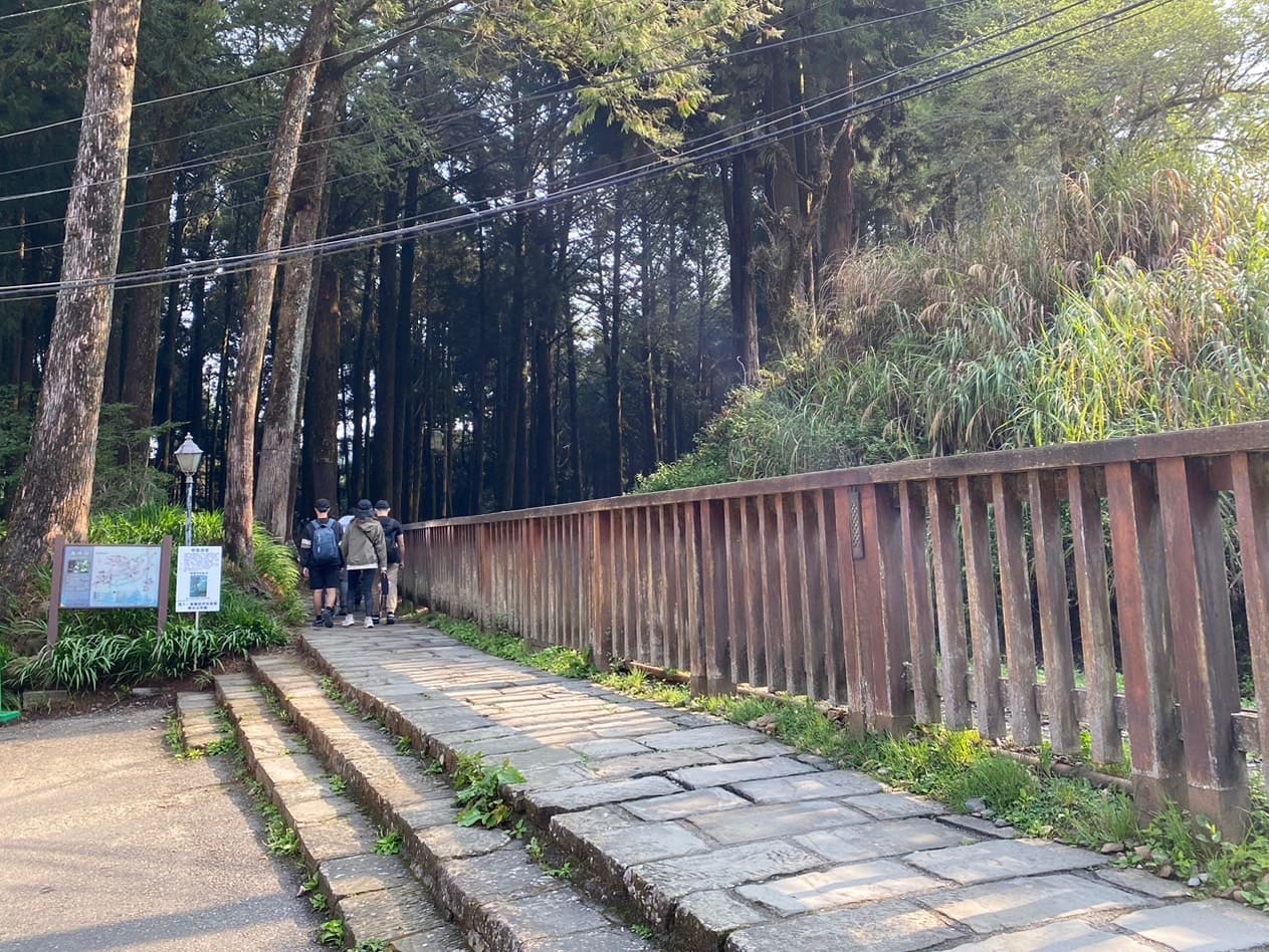 嘉義健行|阿里山眠月線路程紀錄與攻略|美麗的森林鐵道一日遊、眠月線申請、眠月線交通 - 第14張圖 眠月線登山口