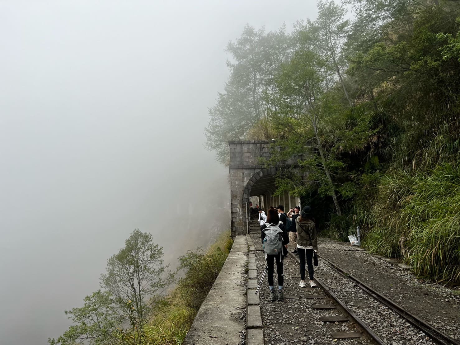 嘉義健行|阿里山眠月線路程紀錄與攻略|美麗的森林鐵道一日遊、眠月線申請、眠月線交通 - 第25張圖 眠月線路程紀錄、明隧道