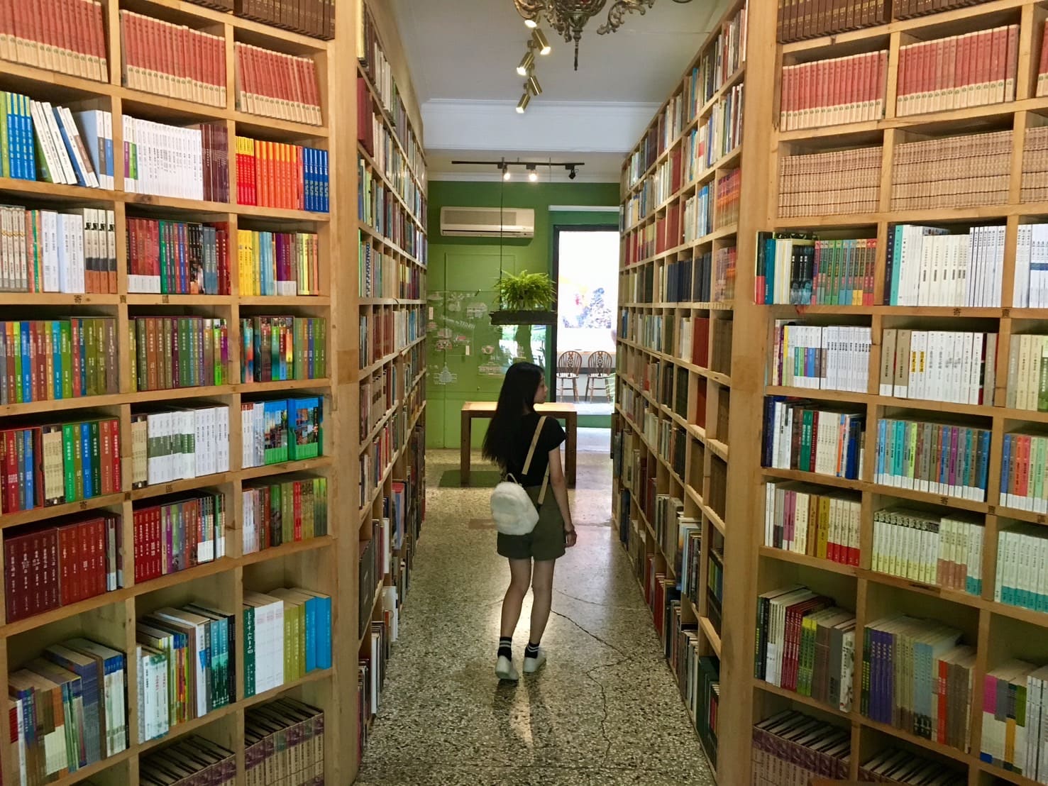 台南住宿艸祭Book inn大廳