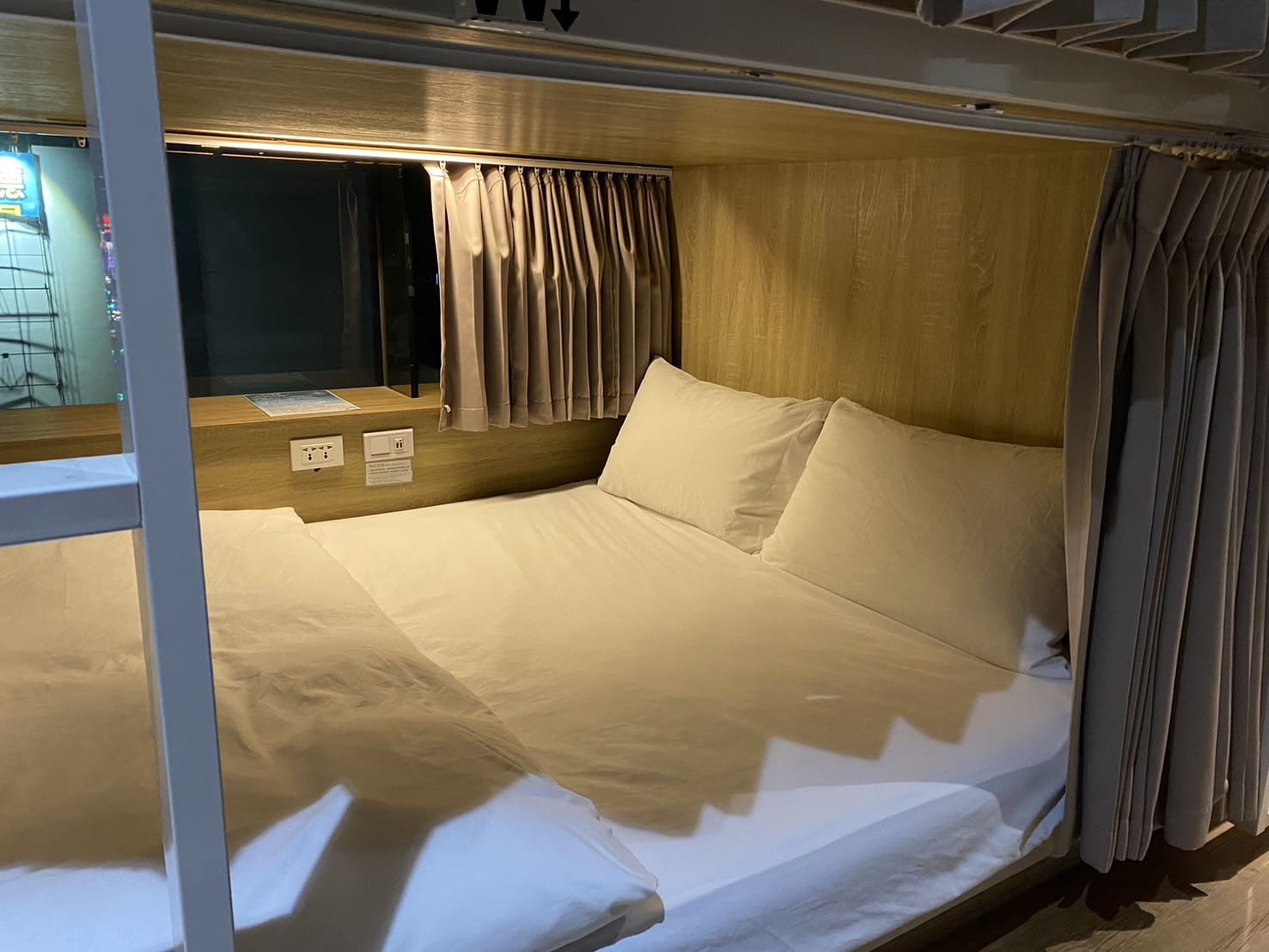 紙飛機高雄青年旅館