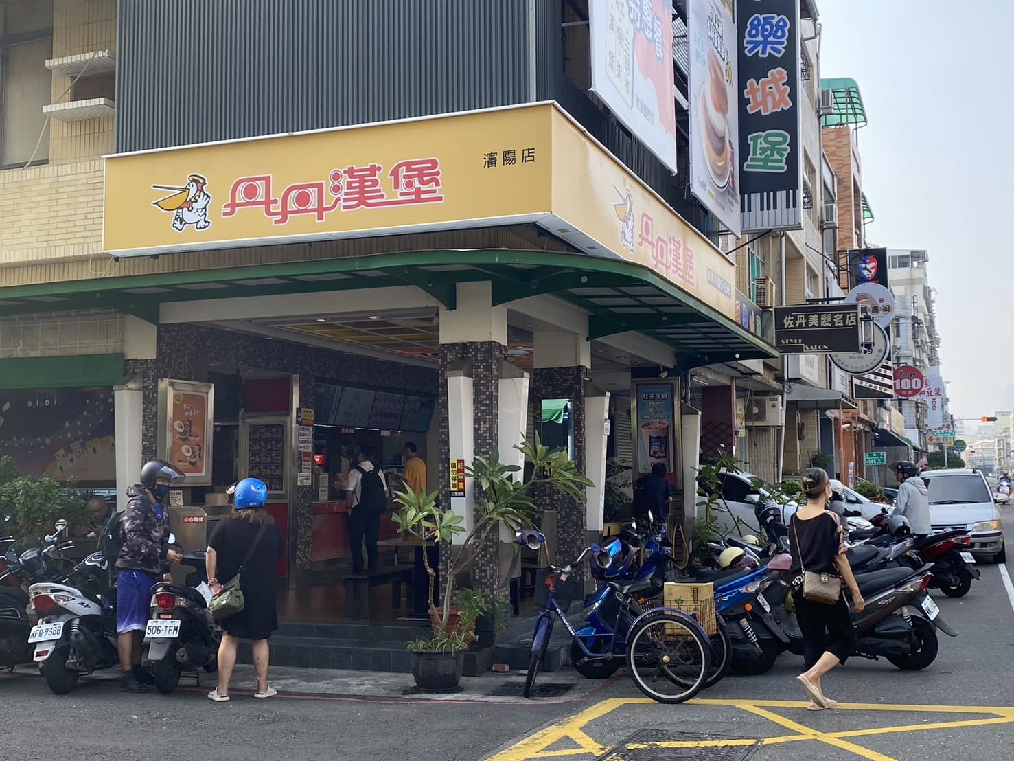 機車環島5|第三天紀錄 高雄-屏東|這次是相遇,不是離別 - 第4張圖 高雄丹丹漢堡 瀋陽店