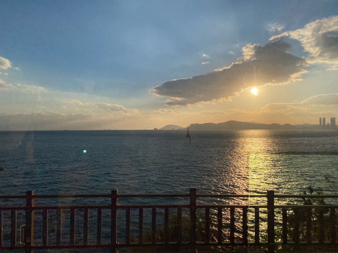 釜山海岸列車黃昏